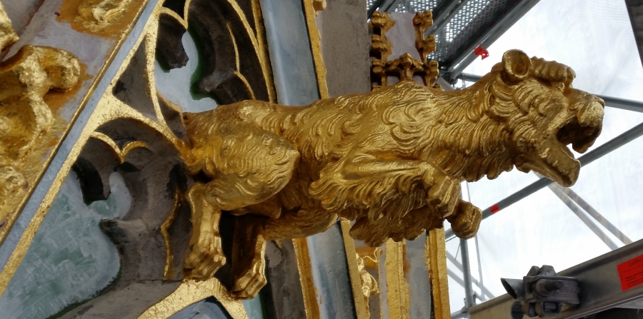 Vergoldungen, Schöner Brunnen (ausgeführt als Mitarbeiter eines Restauratorenteams)